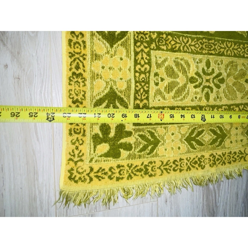 Vintage 1970s Tastemaker Fringe Bath Towel Avocado Green Yellow Floral Fringed - Picture 4 of 5